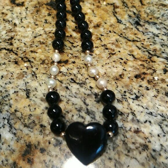 Onyx Pearl 14K Gold Fine Jewelry Beaded Heart Necklace - Picture 8 of 8